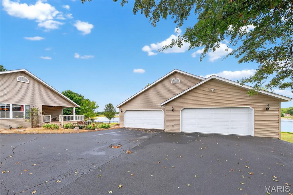 6051 Lakeside Drive