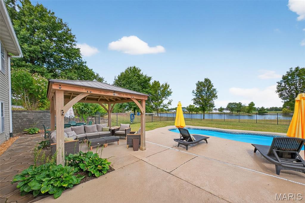 6051 Lakeside Drive
