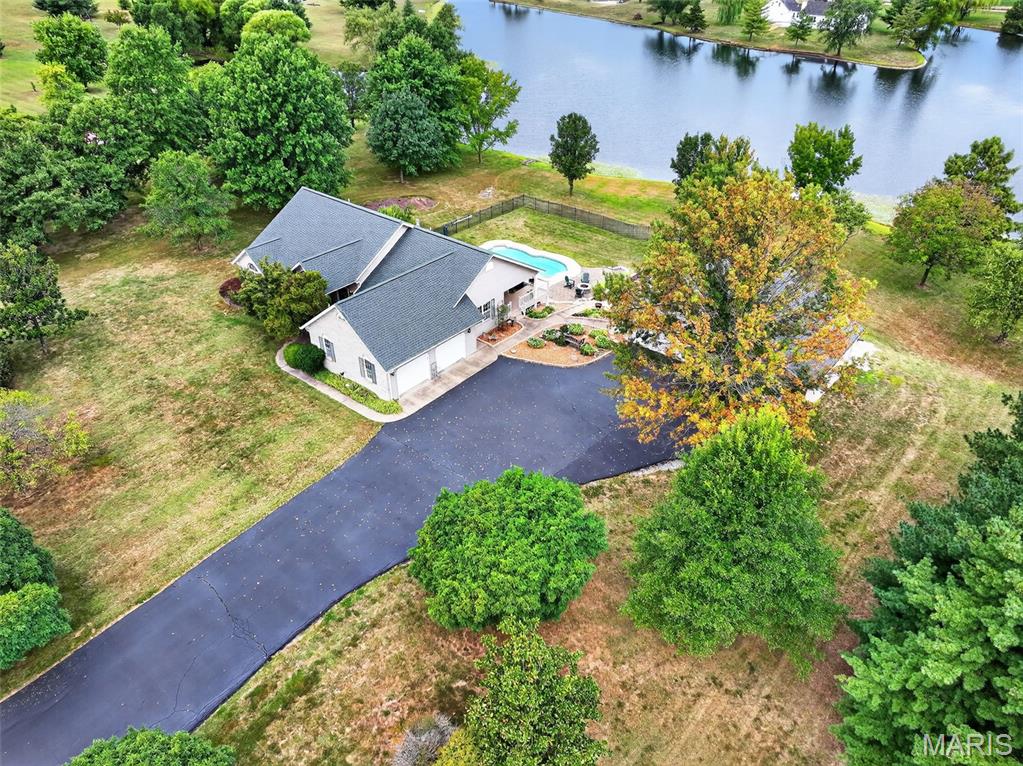 6051 Lakeside Drive