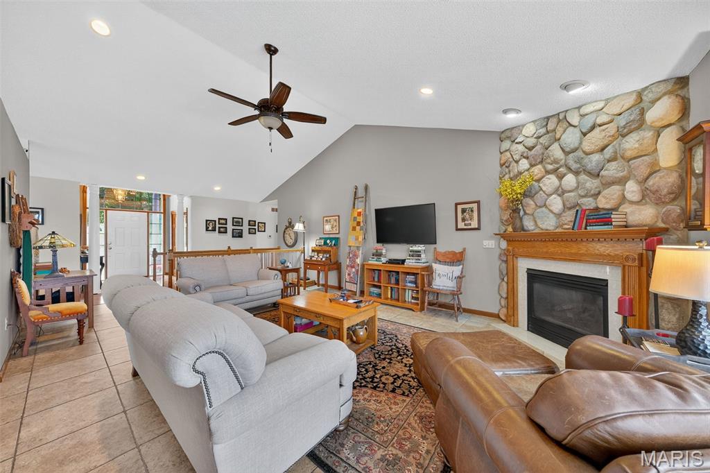 6051 Lakeside Drive