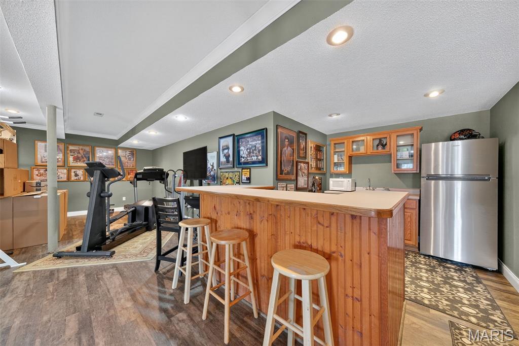6051 Lakeside Drive