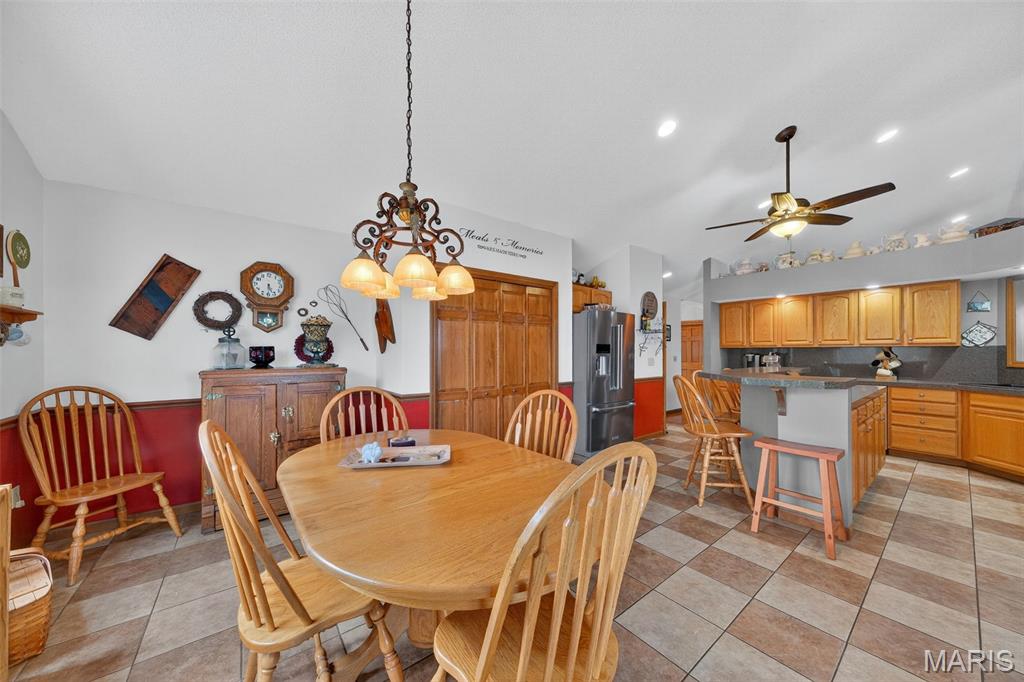 6051 Lakeside Drive
