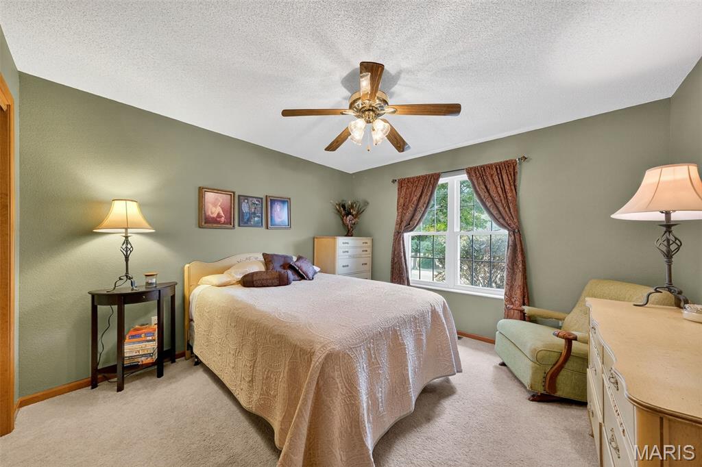 6051 Lakeside Drive