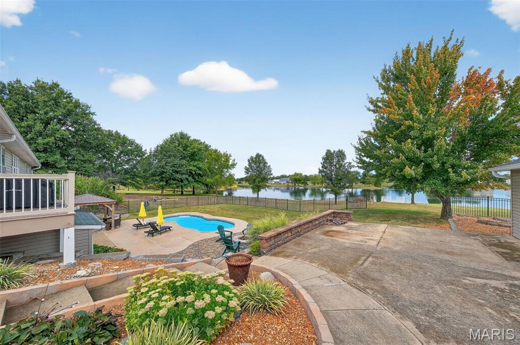 6051 Lakeside Drive