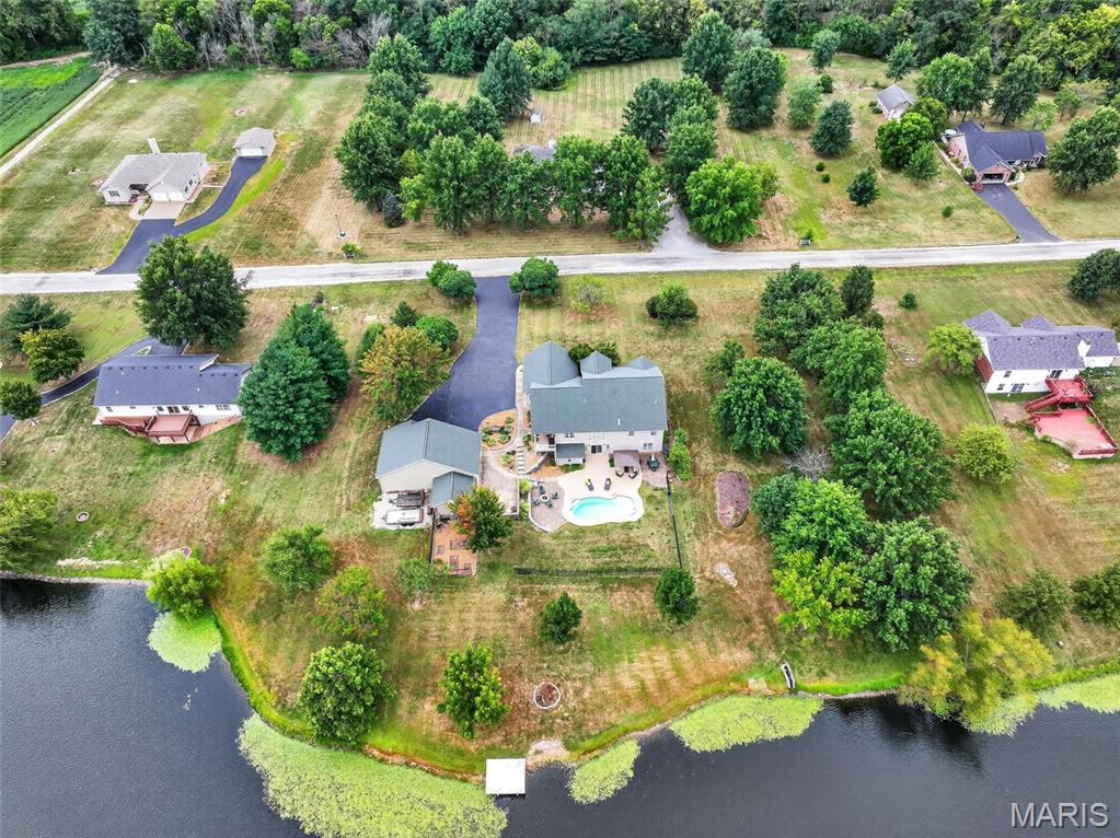 6051 Lakeside Drive