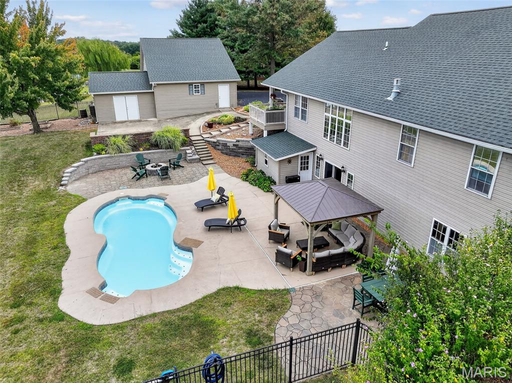6051 Lakeside Drive