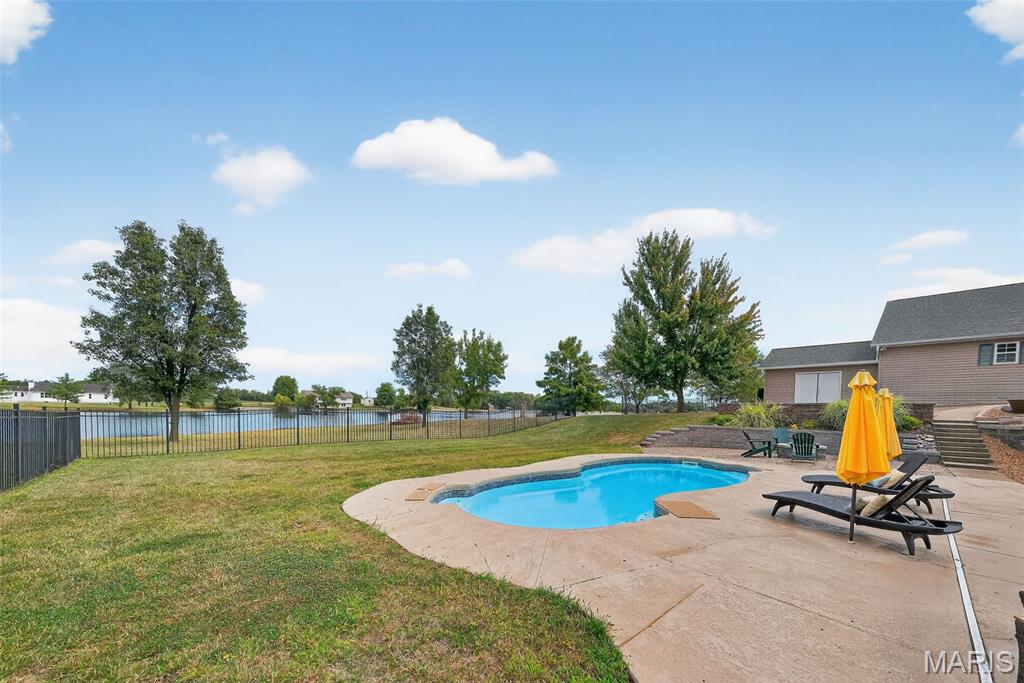 6051 Lakeside Drive