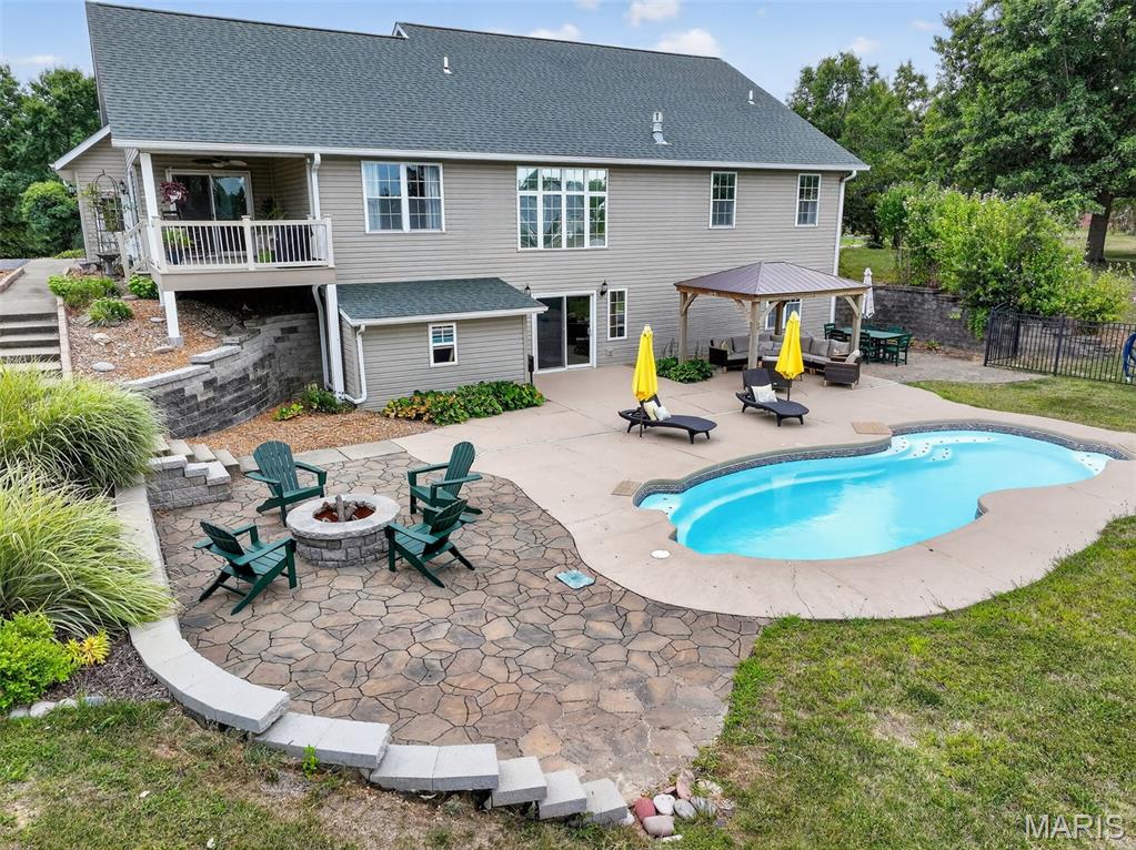 6051 Lakeside Drive