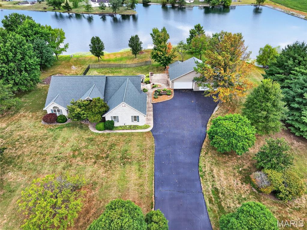 6051 Lakeside Drive