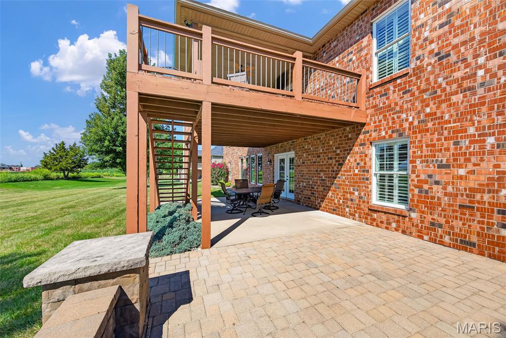 558 Lacroix Way