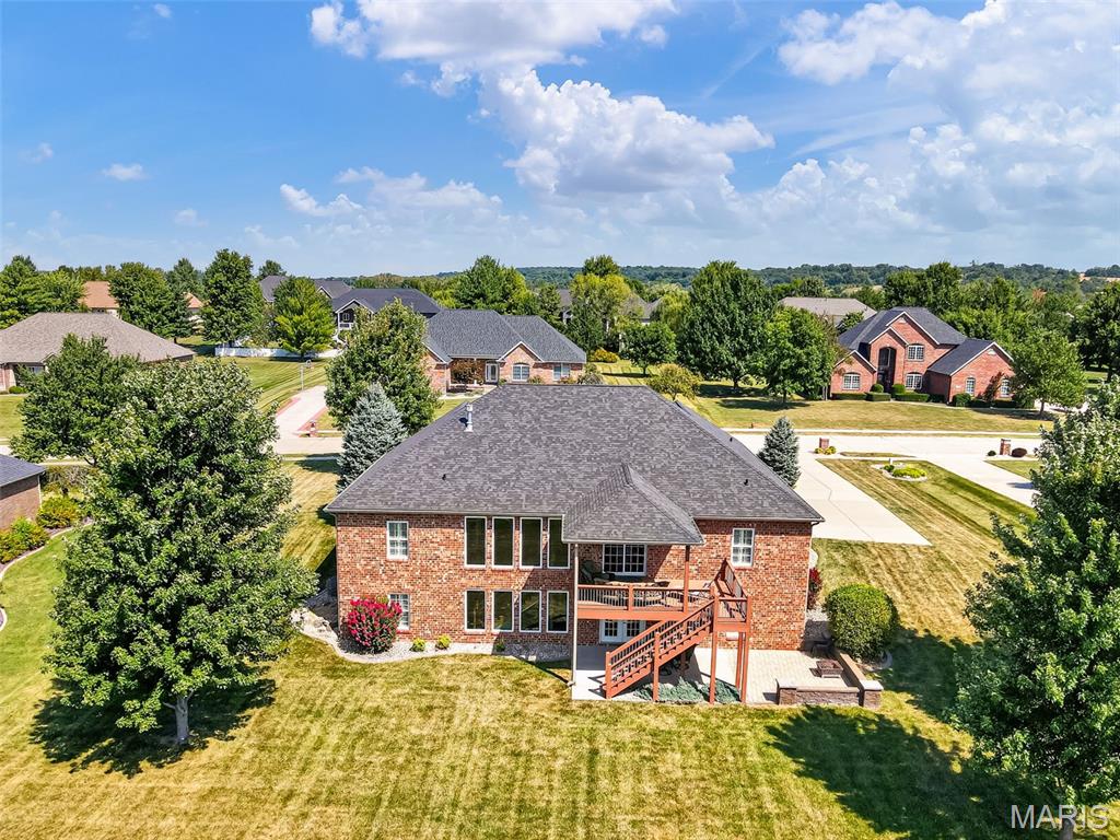 558 Lacroix Way