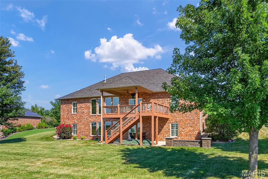 558 Lacroix Way