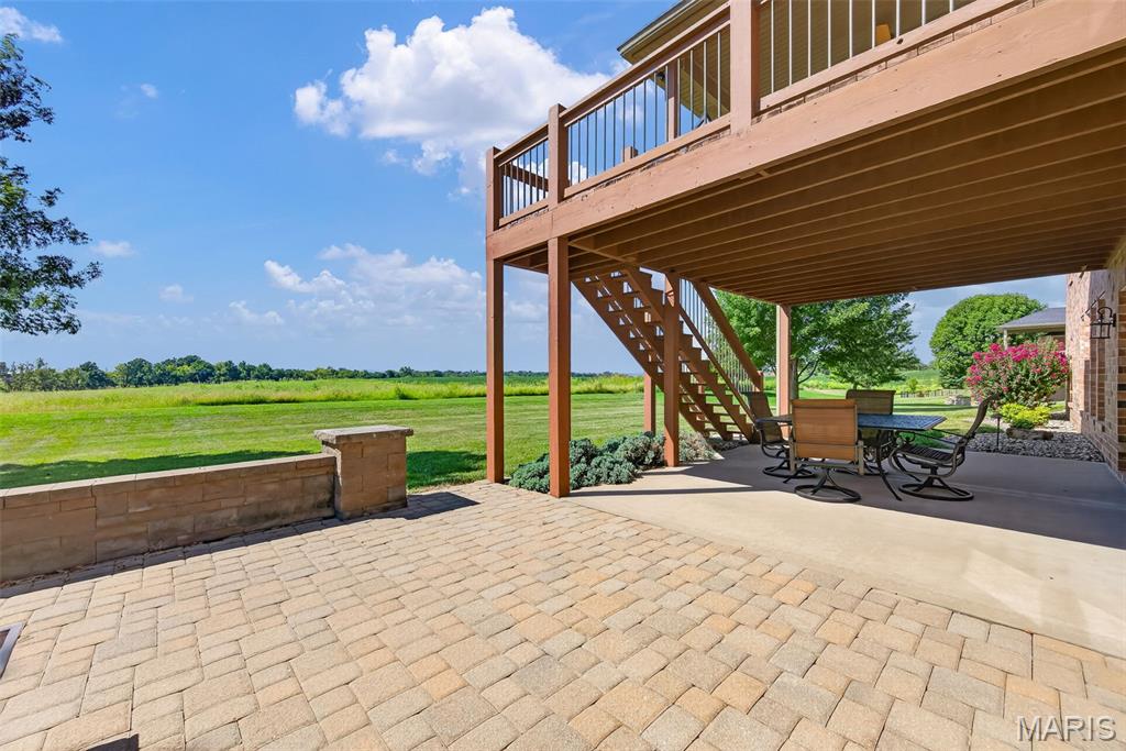 558 Lacroix Way