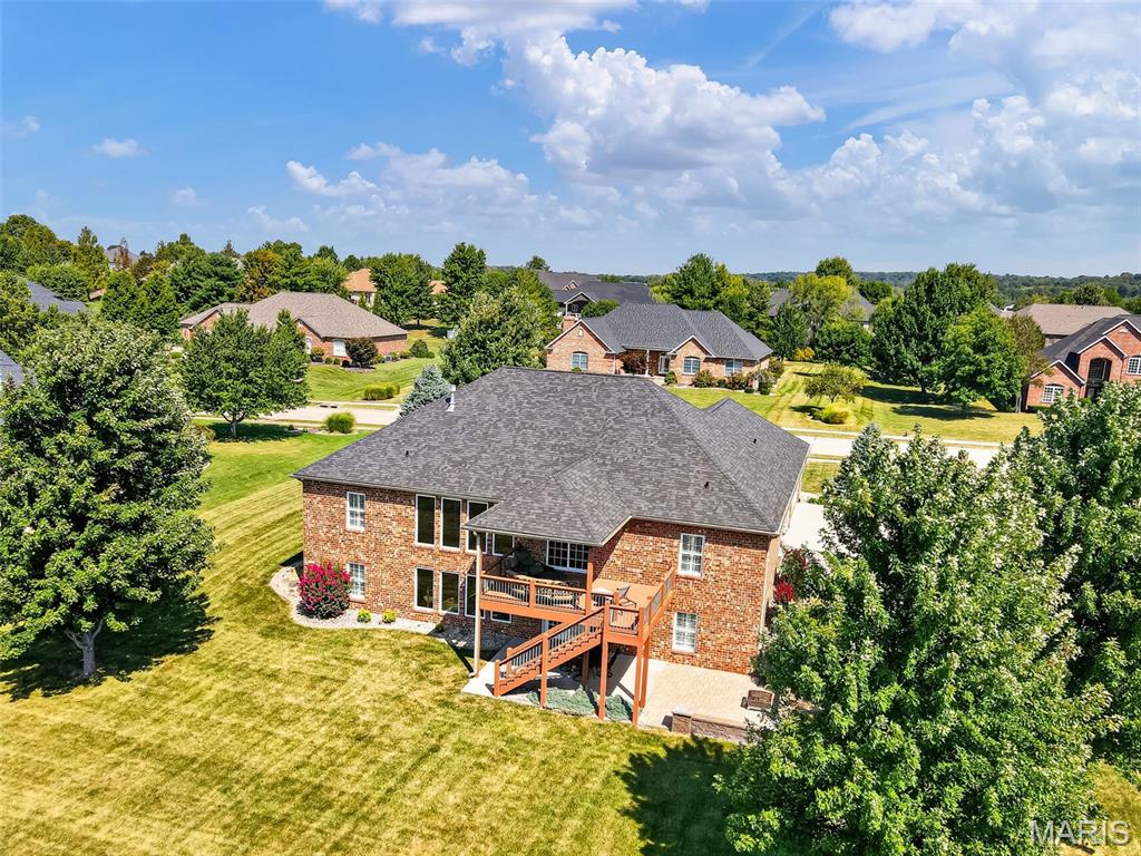558 Lacroix Way