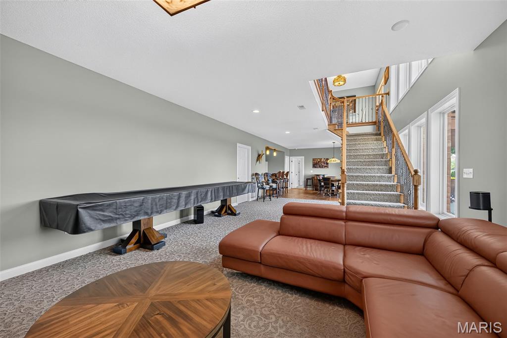 558 Lacroix Way