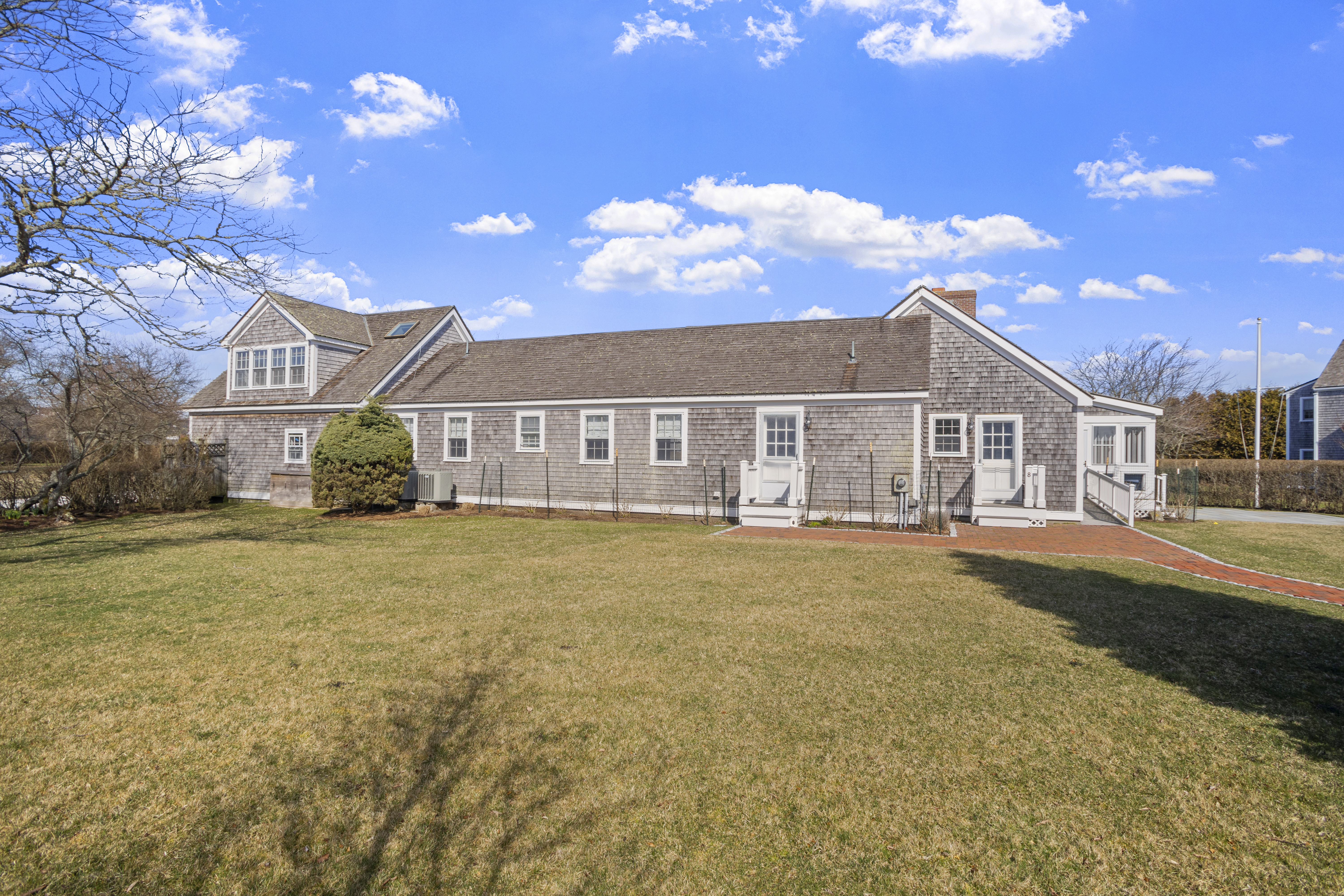8 Brant Point Road