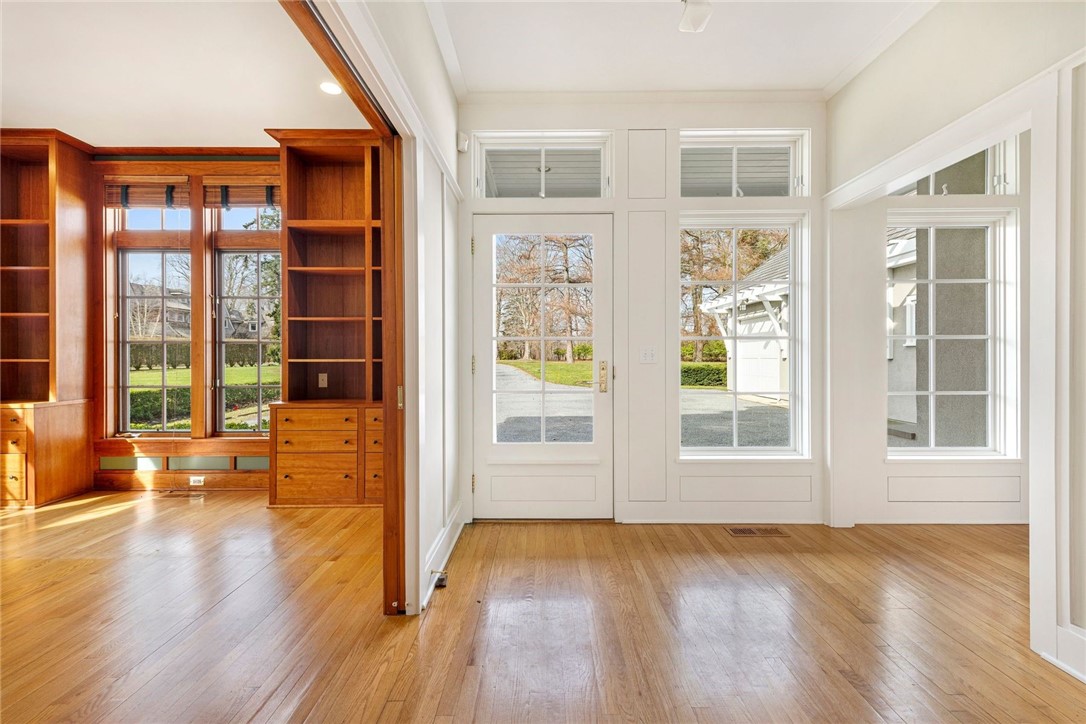 9 Ocean Lawn Lane