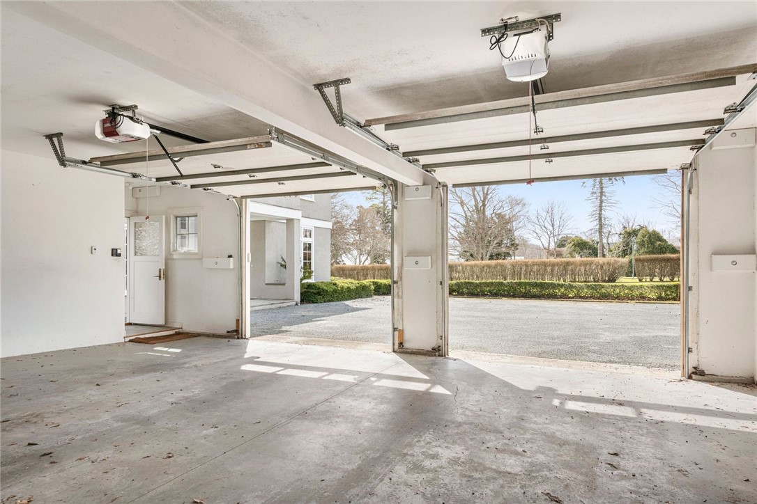 9 Ocean Lawn Lane