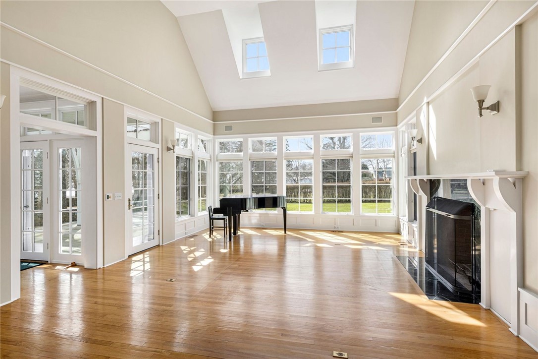 9 Ocean Lawn Lane