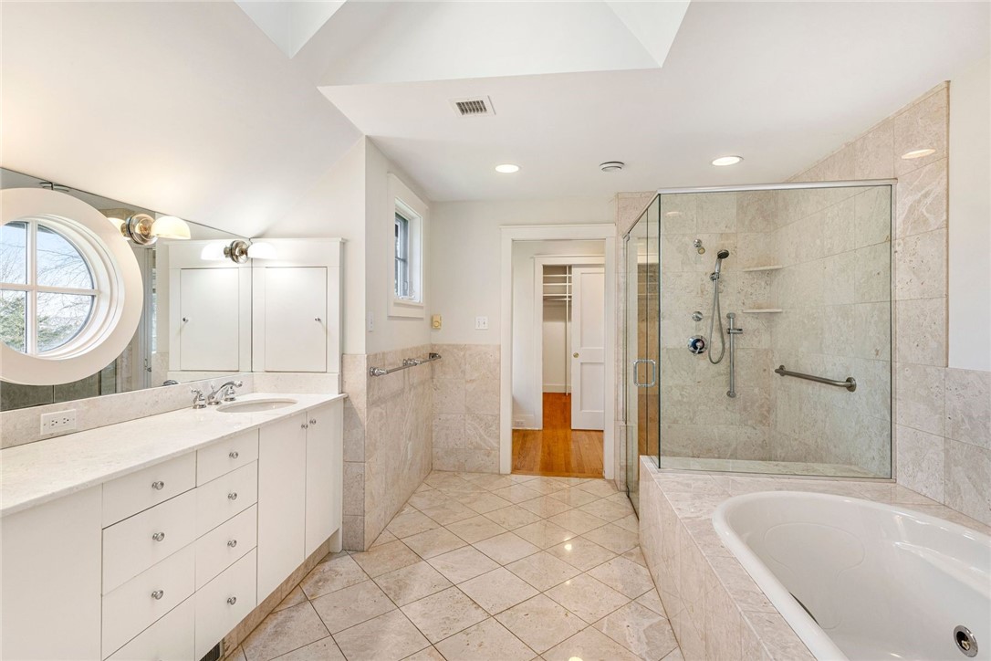 9 Ocean Lawn Lane