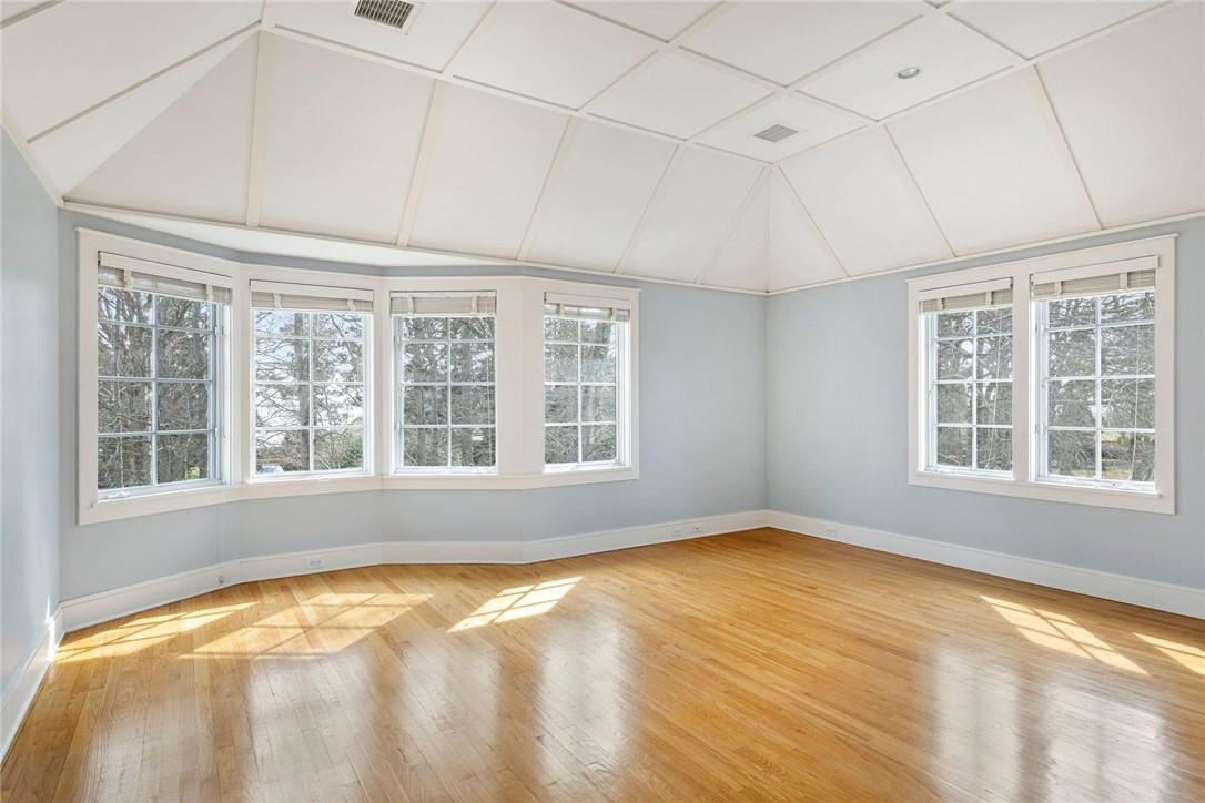 9 Ocean Lawn Lane