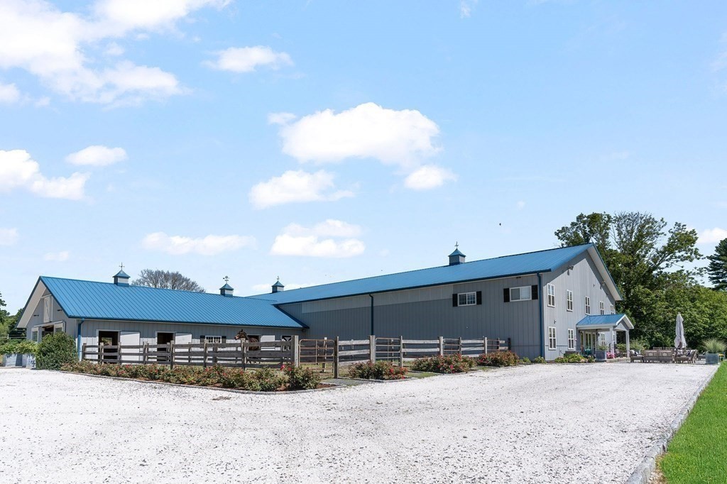 23 Bay State Rd, Rehoboth