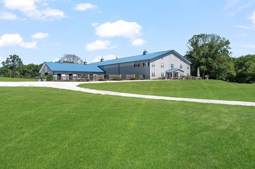 23 Bay State Rd, Rehoboth