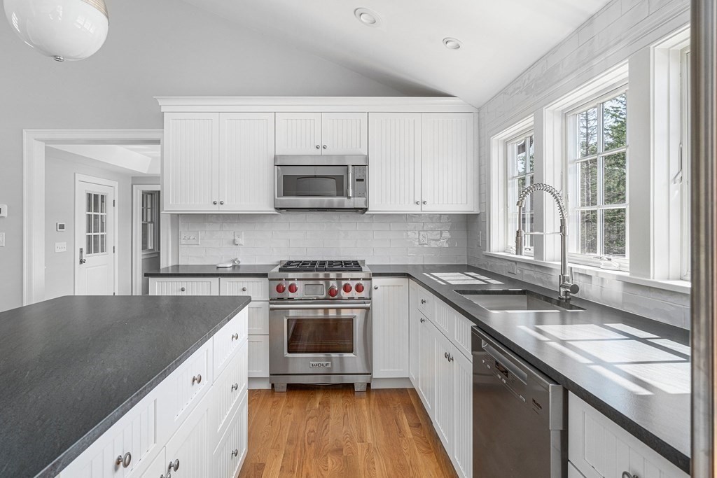 23 Bay State Rd, Rehoboth