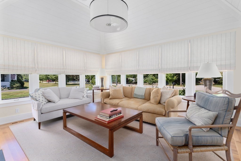 23 Bay State Rd, Rehoboth