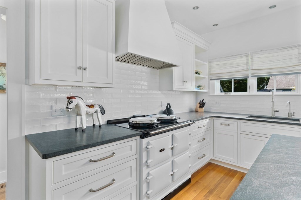 23 Bay State Rd, Rehoboth