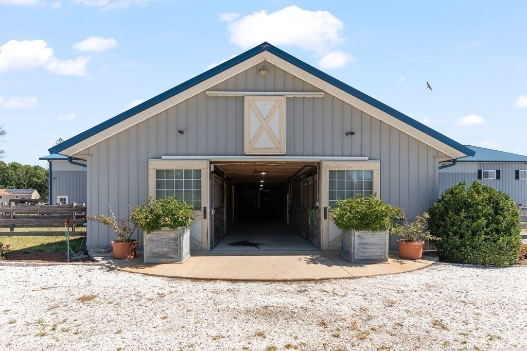 23 Bay State Rd, Rehoboth