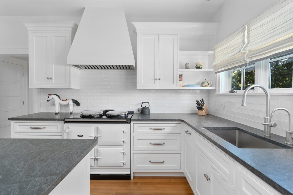 23 Bay State Rd, Rehoboth