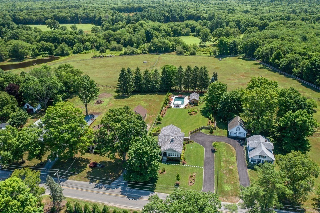 23 Bay State Rd, Rehoboth