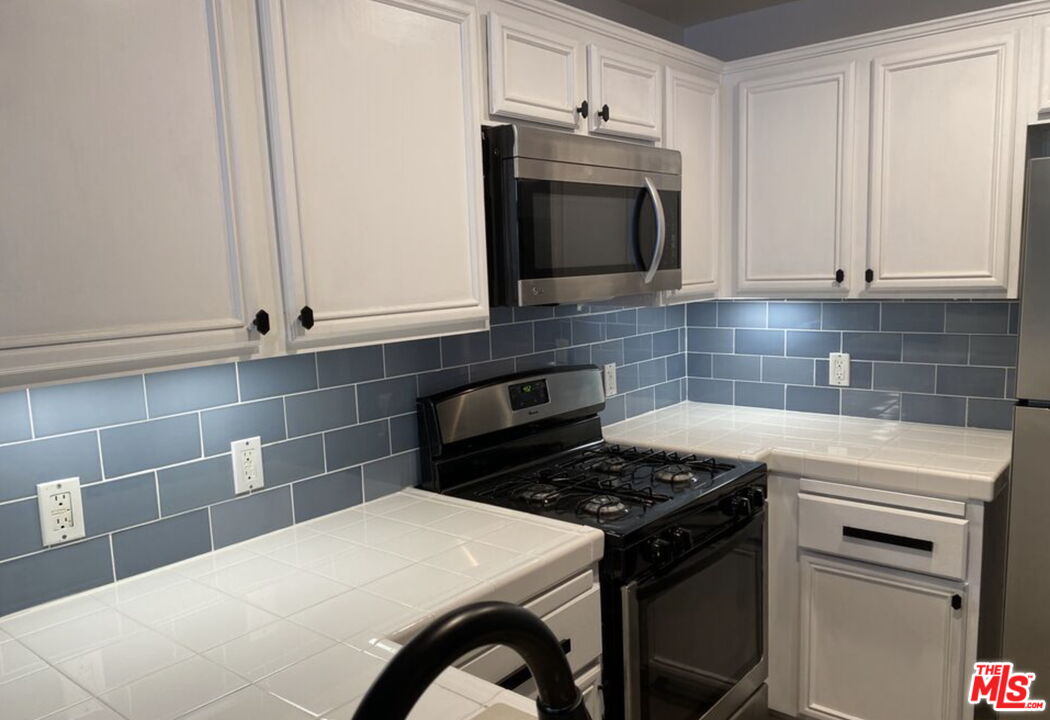 13200 Pacific Promenade Unit: 219