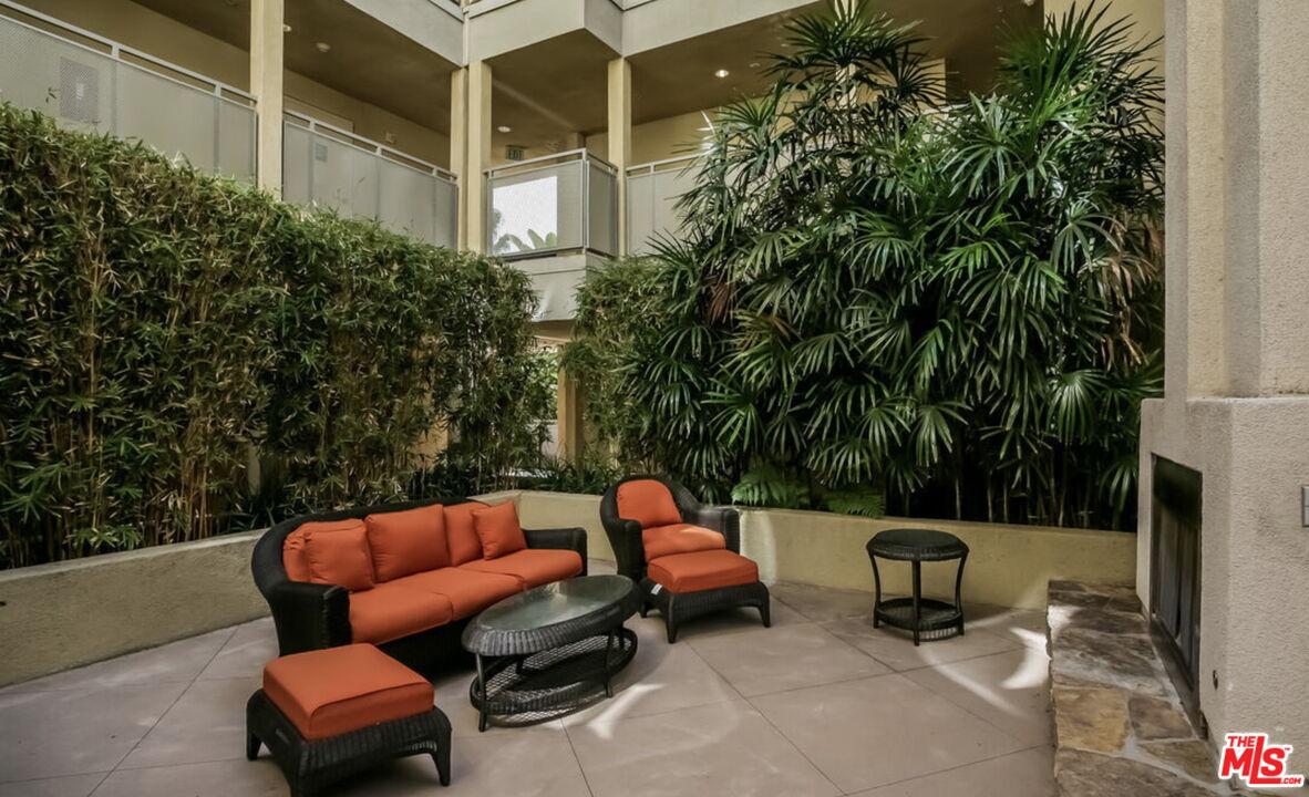 13200 Pacific Promenade Unit: 219