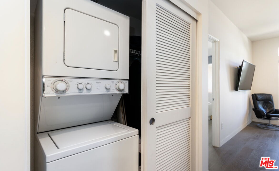 13200 Pacific Promenade Unit: 219