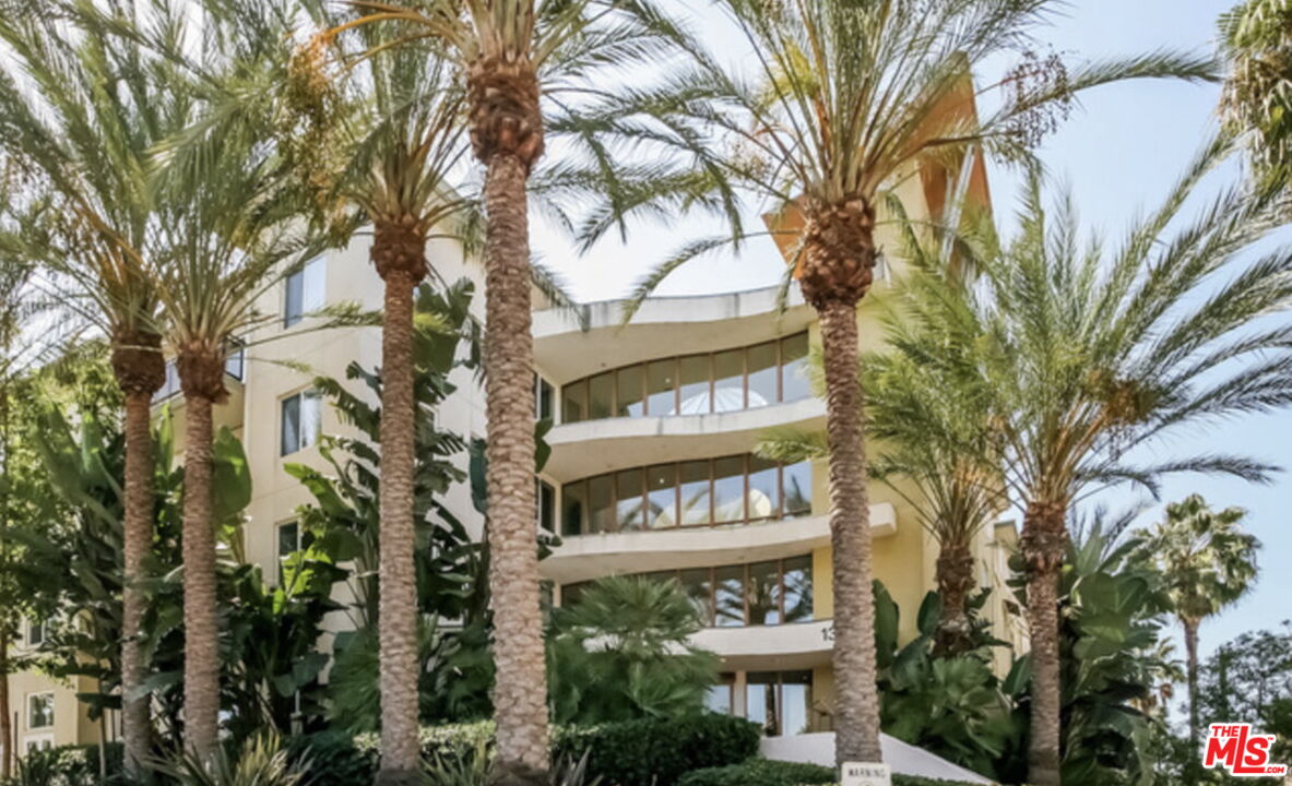 13200 Pacific Promenade Unit: 219