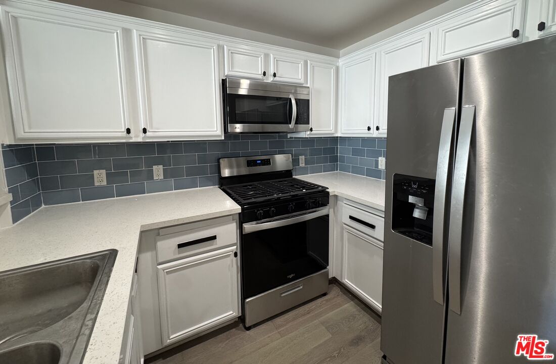 13200 Pacific Promenade Unit: 219