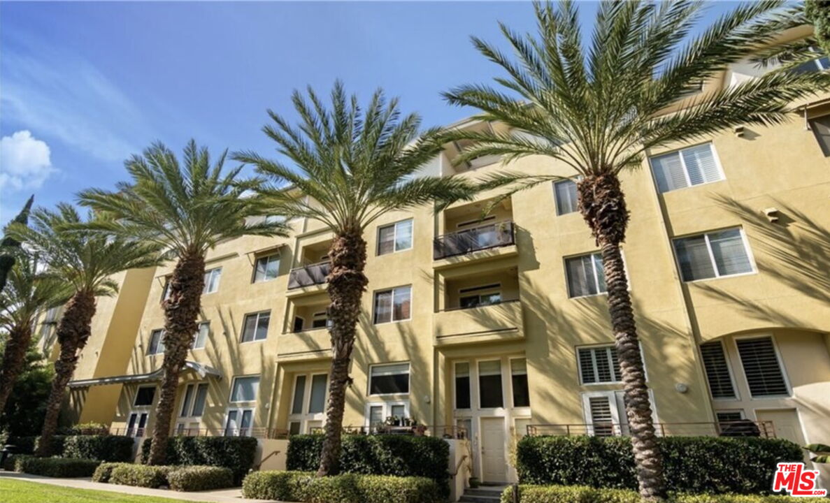 13200 Pacific Promenade Unit: 219
