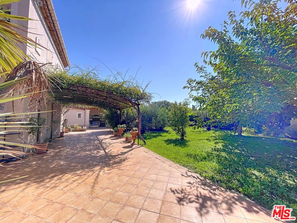 27 Clos Saint Marthe