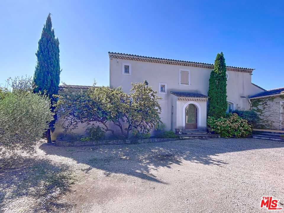 27 Clos Saint Marthe