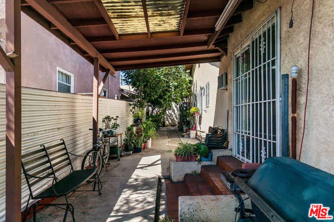 339 N Rampart Blvd
