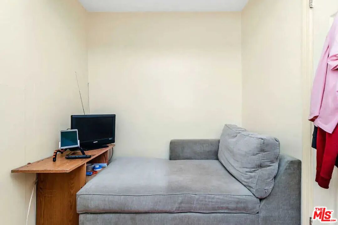339 N Rampart Blvd