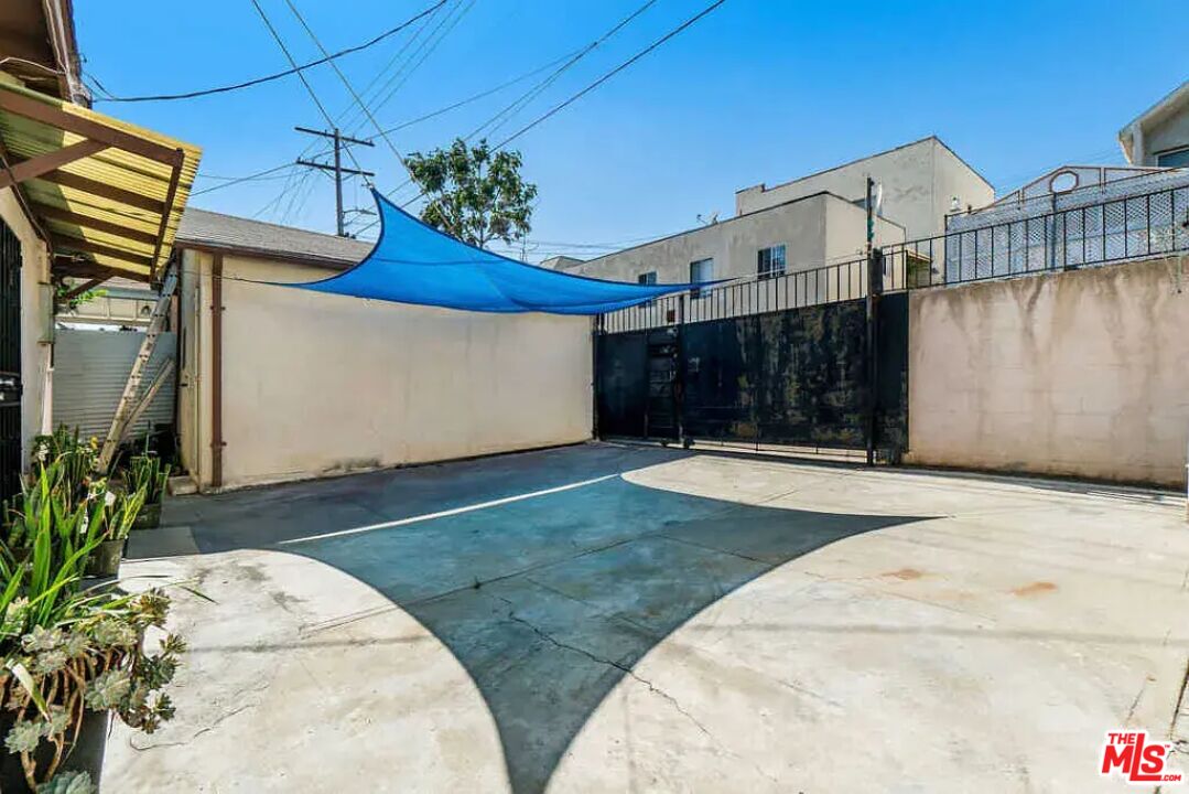 339 N Rampart Blvd