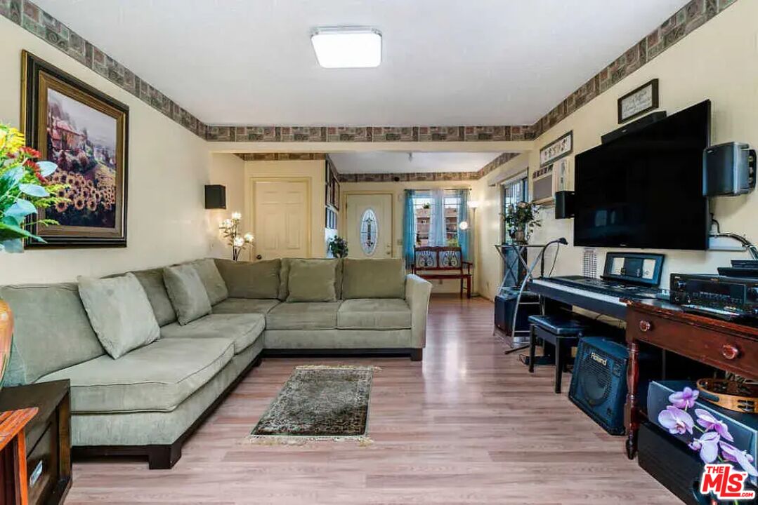 339 N Rampart Blvd