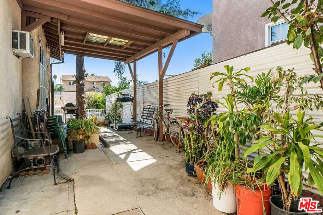 339 N Rampart Blvd