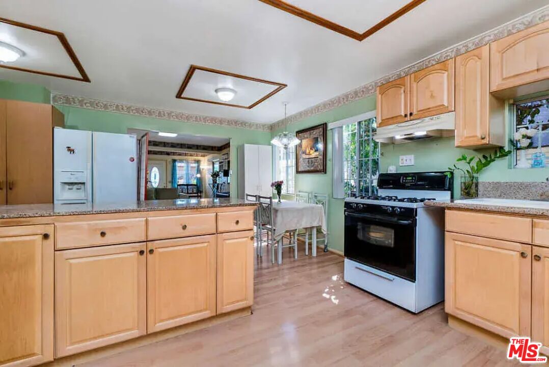 339 N Rampart Blvd