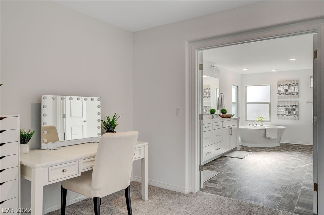 8756 Aziza Sun Street