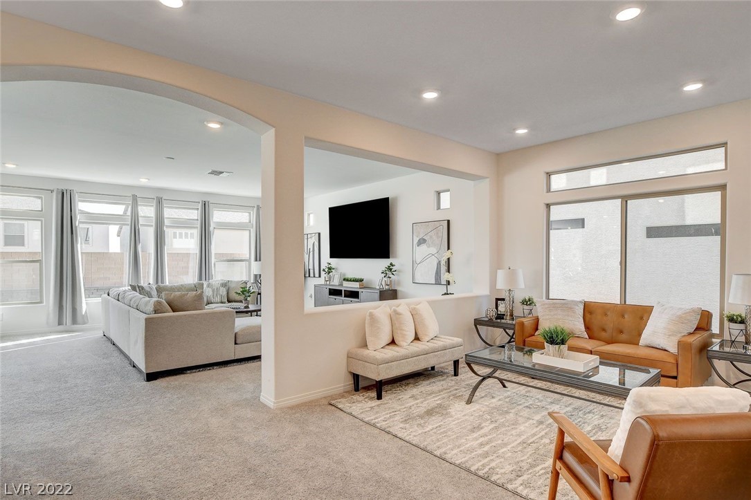 8756 Aziza Sun Street