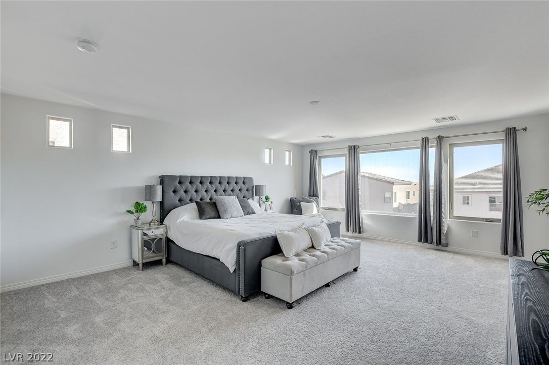 8756 Aziza Sun Street